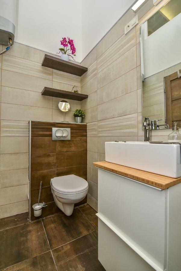 Heart Apartment With Free Private Parking Budapeste Exterior foto
